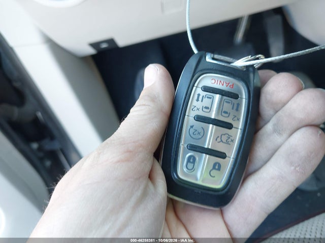 2018 CHRYSLER PACIFICA LIMITED 11