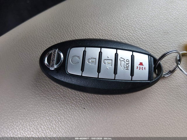 2017 NISSAN PATHFINDER SL 11