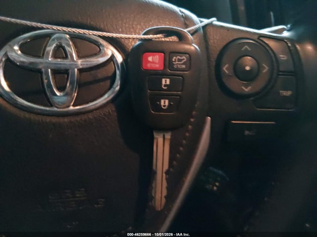 2017 TOYOTA RAV4 XLE 11