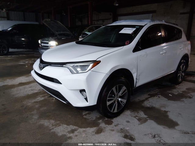 2017 TOYOTA RAV4 XLE 2
