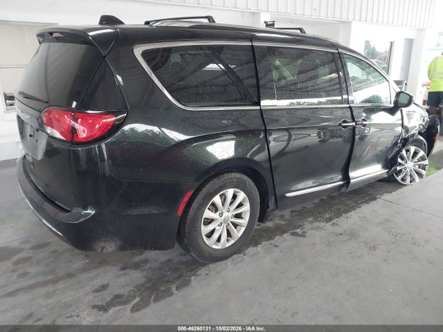 2019 CHRYSLER PACIFICA TOURING L 4