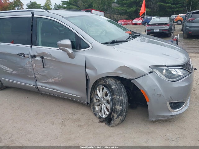 2019 CHRYSLER PACIFICA TOURING L 6