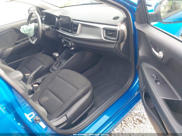 2022 KIA RIO 5 PUERTAS S 18