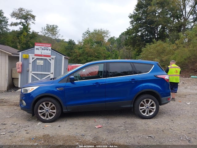 2017 FORD ESCAPE SE 14
