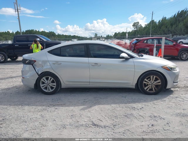 2017 HYUNDAI ELANTRA SE 13