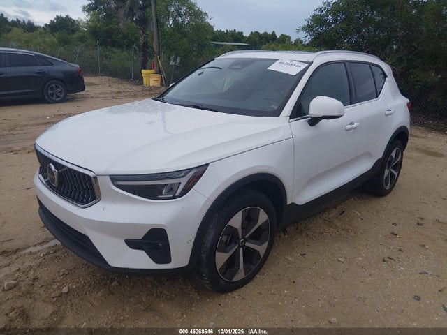 2024 VOLVO XC40 B5 PLUS BRIGHT THEME 2