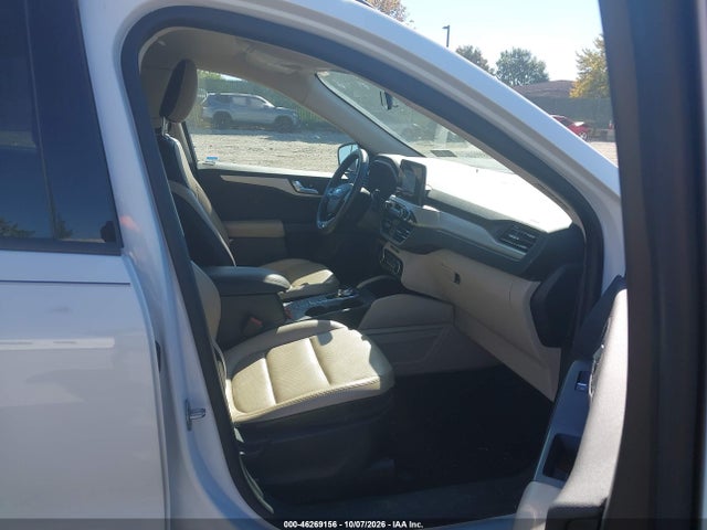 2020 FORD ESCAPE SEL 5