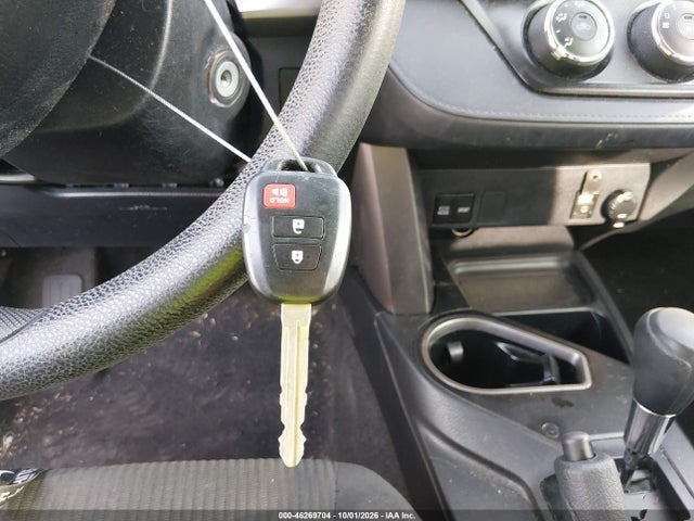 2017 TOYOTA RAV4 LE 11