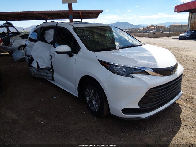 2025 TOYOTA SIENNA LE