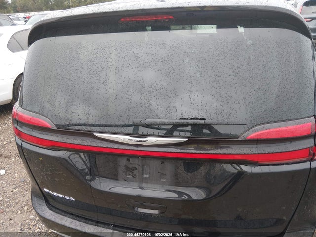 2024 CHRYSLER PACIFICA TOURING L 17