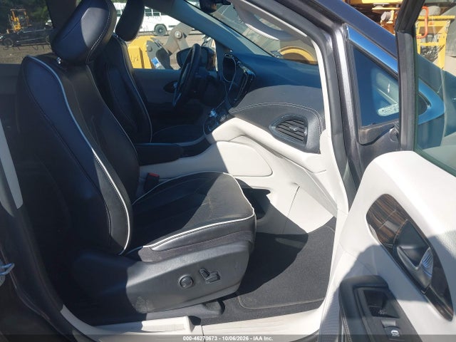 2023 CHRYSLER PACIFICA LIMITED 5