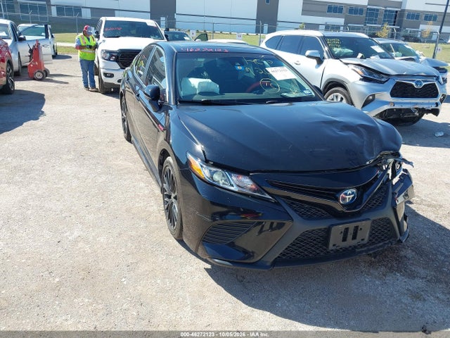 2020 TOYOTA CAMRY SE HYBRID