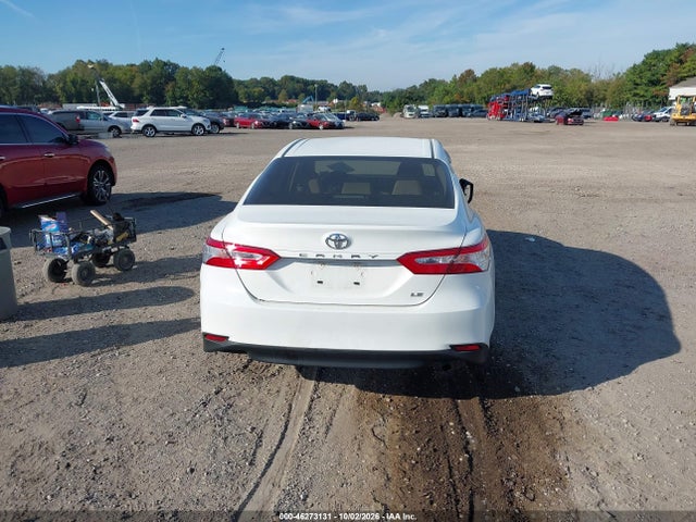 2018 TOYOTA CAMRY LE 17