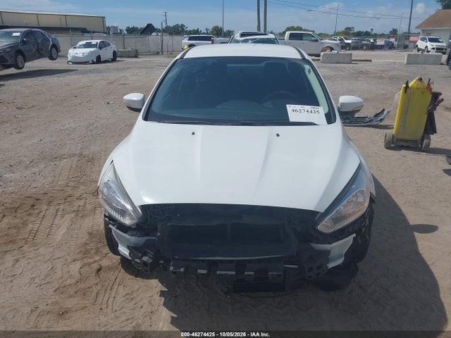 2017 FORD FOCUS SE 12