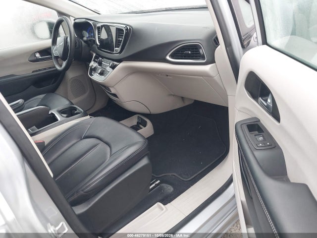 2024 CHRYSLER PACIFICA TOURING L 5