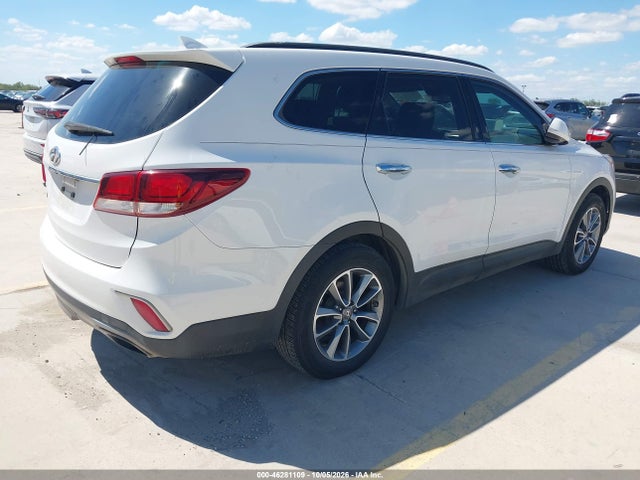 2017 HYUNDAI SANTA FE SE 4