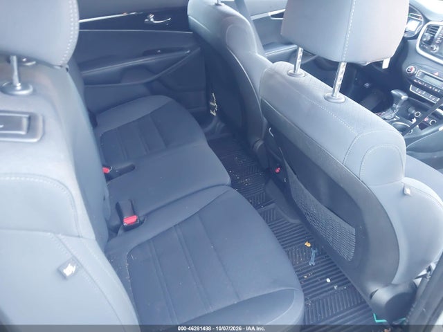 2019 KIA SORENTO 2.4L LX 8