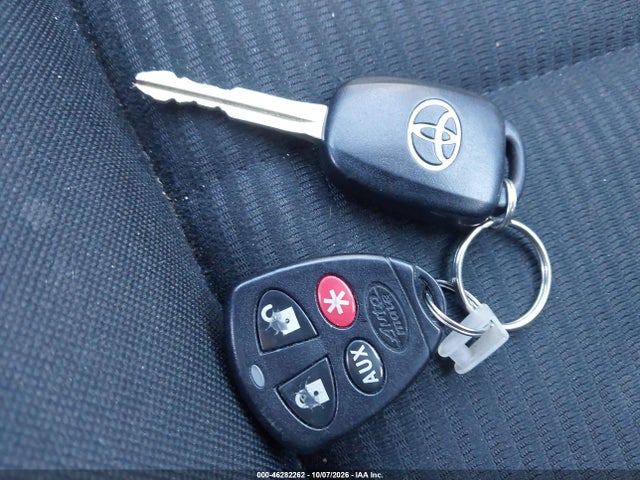 2017 TOYOTA RAV4 LE 11
