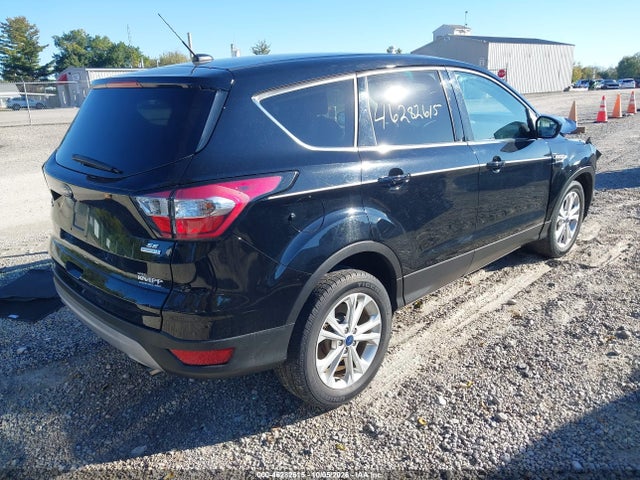 2017 FORD ESCAPE SE 4
