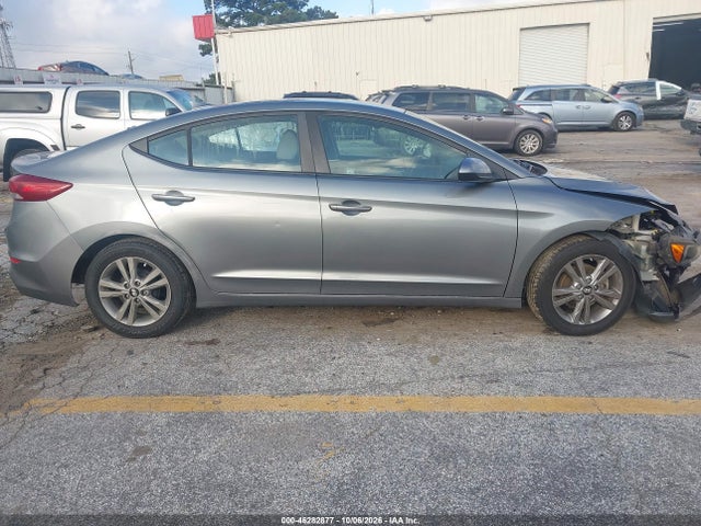 2017 HYUNDAI ELANTRA SE 12