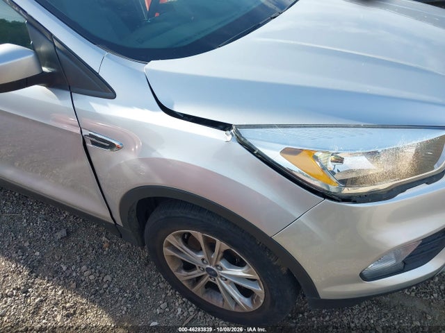 2017 FORD ESCAPE SE 12