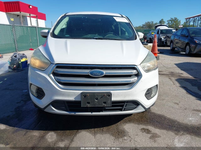 2017 FORD ESCAPE SE 13