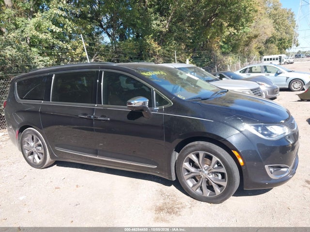 2017 CHRYSLER PACIFICA LIMITED 13