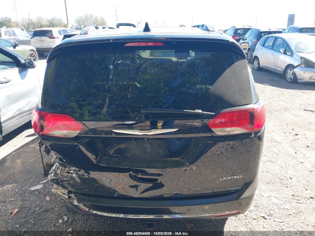 2017 CHRYSLER PACIFICA LIMITED 16