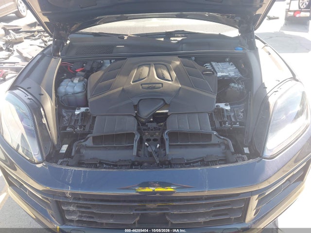 2025 PORSCHE CAYENNE 10