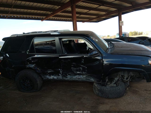 2017 TOYOTA 4RUNNER SR5 14