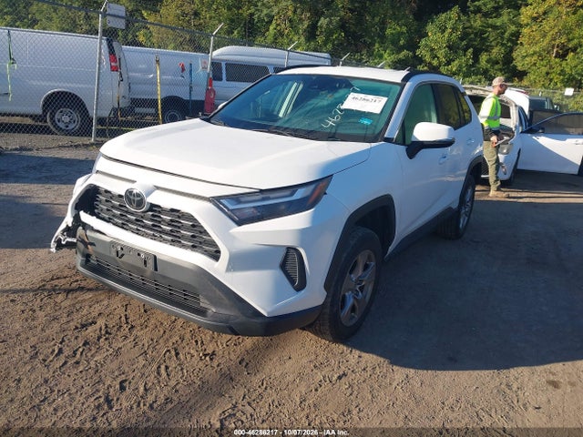 2022 TOYOTA RAV4 XLE 2