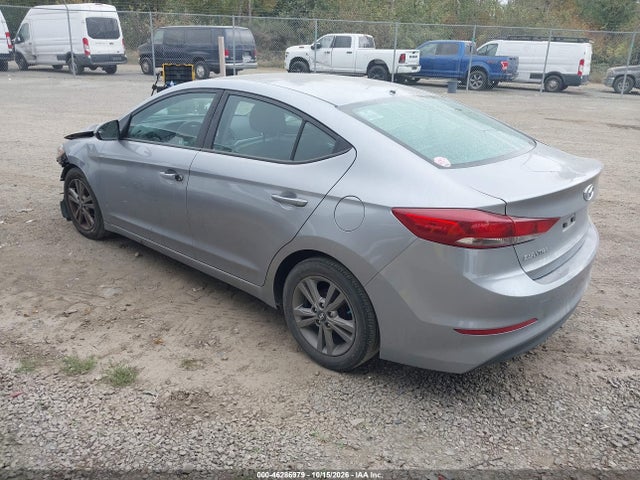 2017 HYUNDAI ELANTRA SE 3