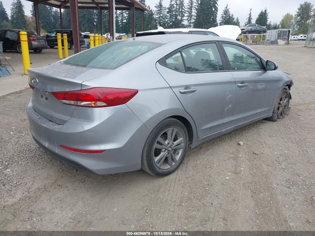 2017 HYUNDAI ELANTRA SE 4