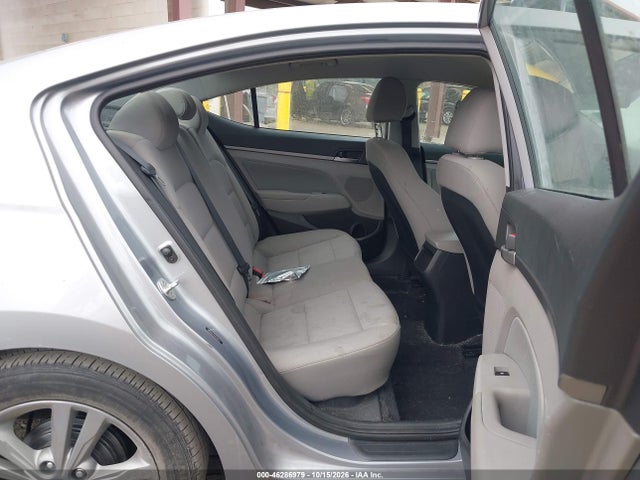 2017 HYUNDAI ELANTRA SE 8