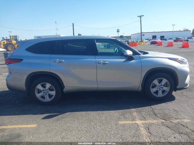 2021 TOYOTA HIGHLANDER LE 13
