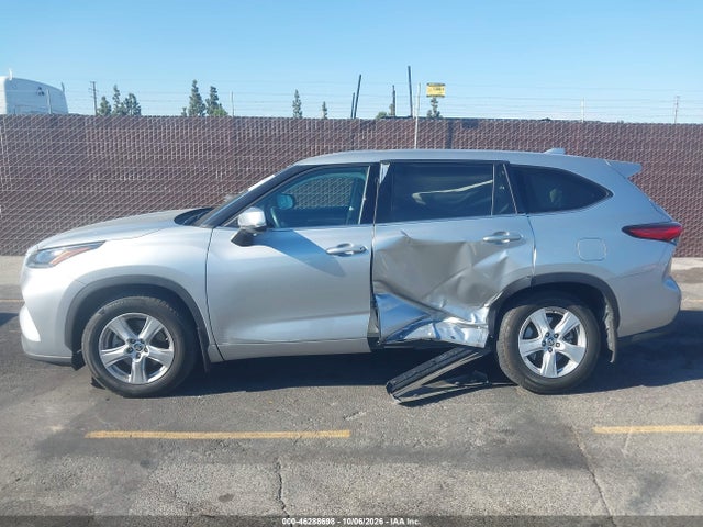 2021 TOYOTA HIGHLANDER LE 14
