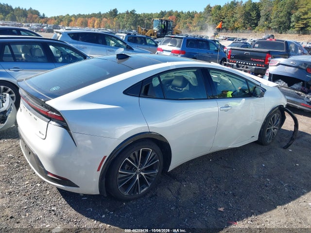 2025 TOYOTA PRIUS XLE AWD-E 4