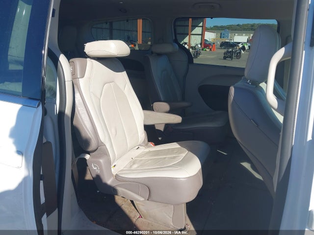 2018 CHRYSLER PACIFICA TOURING L 8