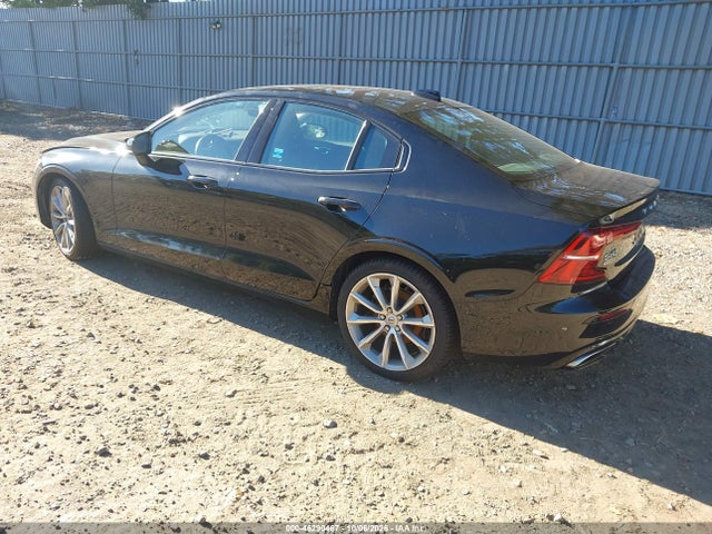 2021 VOLVO S60 T5 MOMENTUM 3