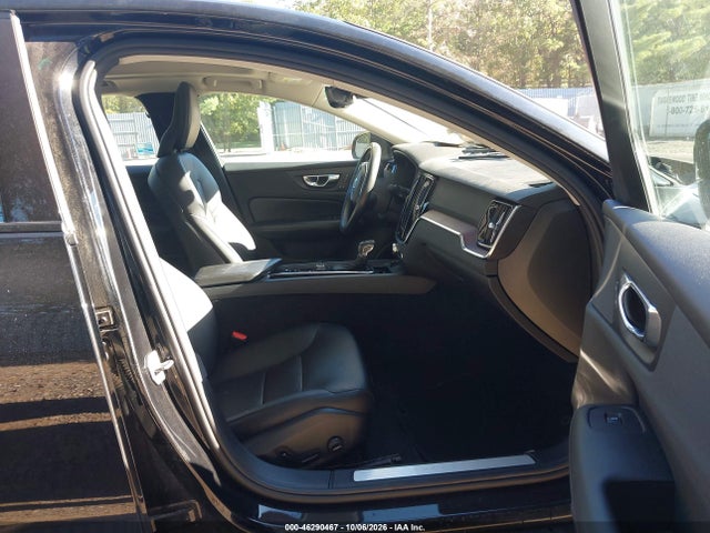 2021 VOLVO S60 T5 MOMENTUM 5