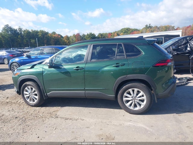 2026 TOYOTA COROLLA CROSS LE 15