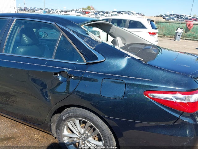 2017 TOYOTA CAMRY SE 6