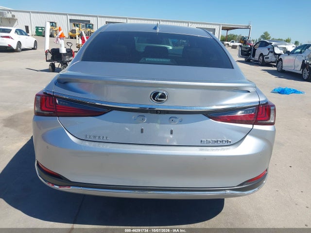 2025 LEXUS ES 300 16