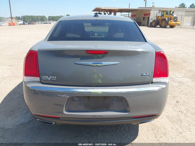 2018 CHRYSLER 300 LIMITED 16