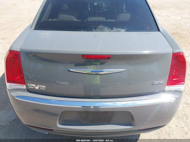 2018 CHRYSLER 300 LIMITED 18