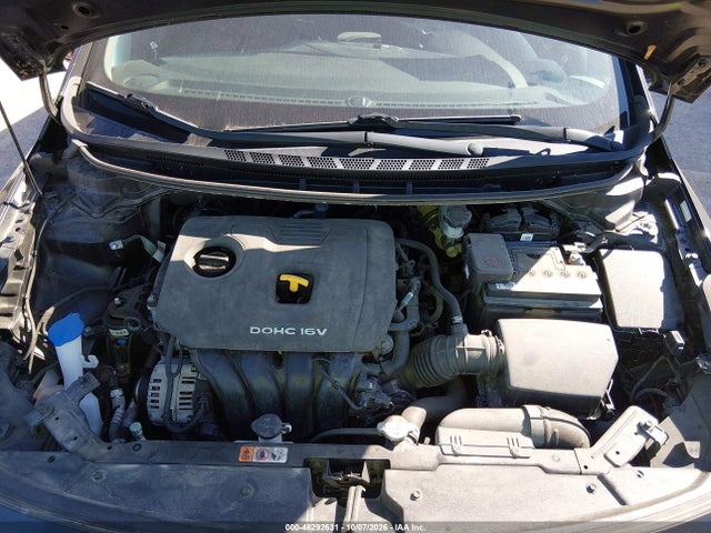 2017 KIA FORTE LX 10