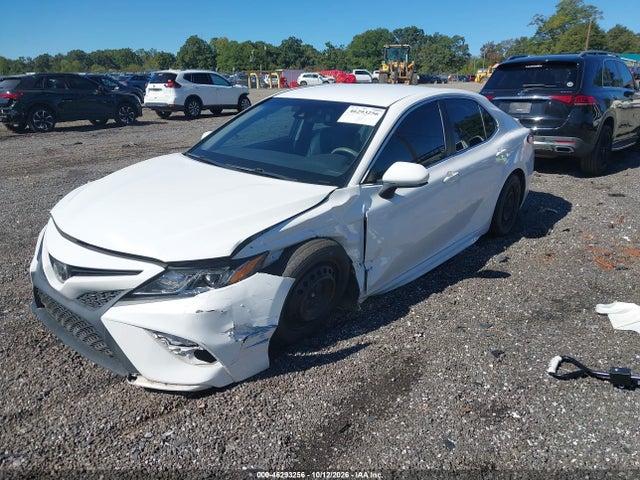 2018 TOYOTA CAMRY SE 2