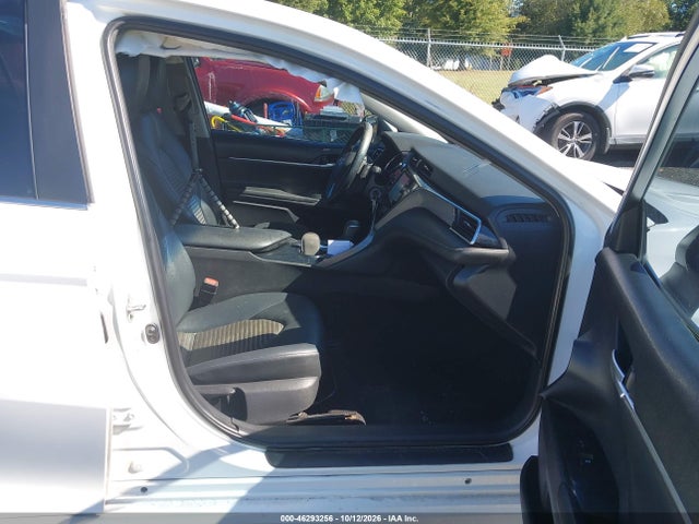 2018 TOYOTA CAMRY SE 5