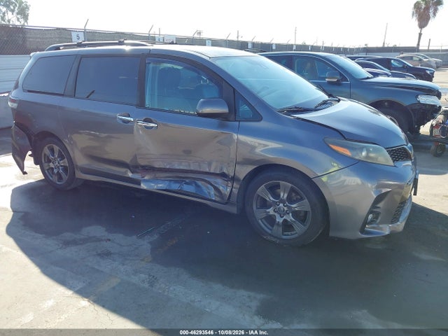 2018 TOYOTA SIENNA SE 8 PASSENGER