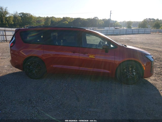 2027 CHRYSLER PACIFICA 14